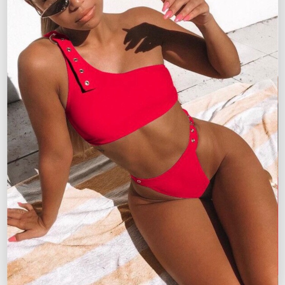 SOLD ‼️One shoulder two piece bikini swimsuit
